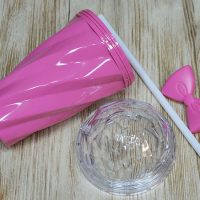 Пластиковый многоразовый стакан с крышкой, бантиком и трубочкой для девушки