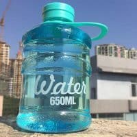 Пластиковая спортивная фитнес бутылка для воды 650 мл