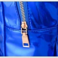 Школьный женский стильный голографический рюкзак цвета серебристый металлик