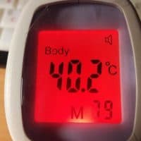 Бесконтактный инфракрасный термометр-градусник детский на лоб