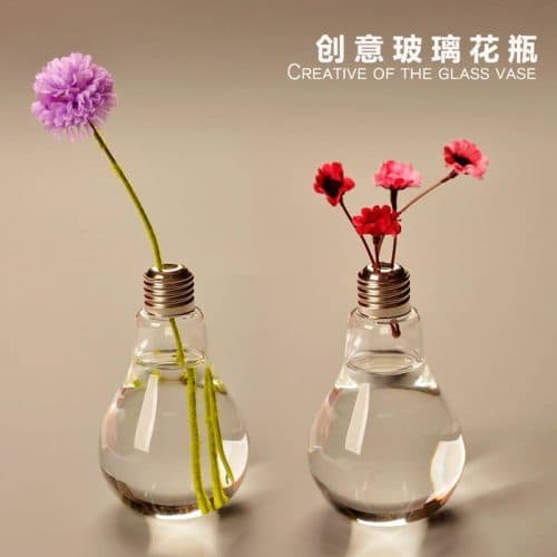 Прозрачная стеклянная ваза в виде лампочки для цветов