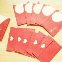Набор бумажных конвертов с сердцами 10х7,5 см
