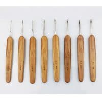 Набор бамбуковых крючков 2.0 мм – 10 мм в чехле для вязания 20 шт.