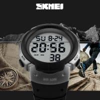 Часы мужские спортивные наручные цифровые водонепроницаемые с задней подсветкой Skmei