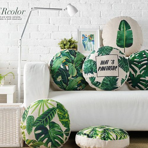 Круглые подушки на диван для декора с растениями