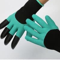 Латексные удобные перчатки с насадками на пальцах для работы в саду и огороде