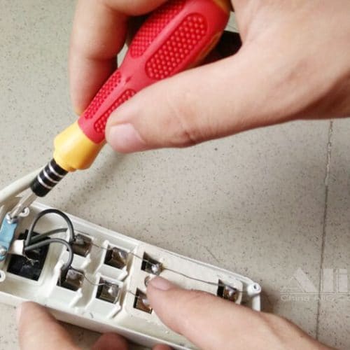 Отвертка прецизионная в наборе с битами-насадками для ремонта мобильных телефонов