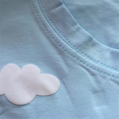 Женская хлопковая футболка с облаками