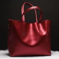 Большая женская сумка из натуральной кожи цвета металлик