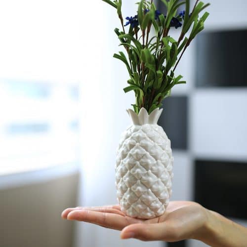 Керамическая декоративная белая ваза-ананас для цветов