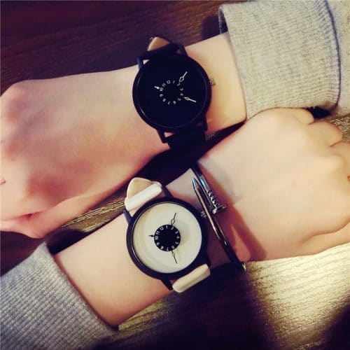 Женские наручные кварцевые повседневные черные и белые часы с аналоговым дисплеем и необычным циферблатом