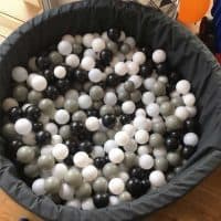 Черные, белые, серые шарики-мячики для сухого детского бассейна 150 шт.