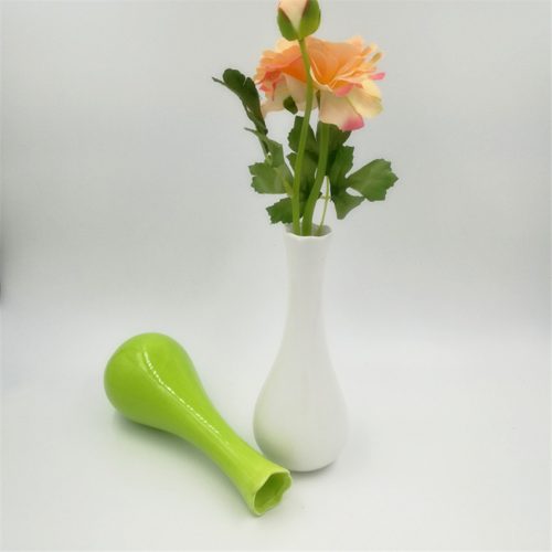 Керамическая декоративная белая и зеленая ваза с узким горлышком для цветов (высота 18 см)