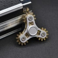 Металлический спиннер hand fidget spinner пальчиковая игрушка-антистресс на подшипнике для рук в виде шестеренок