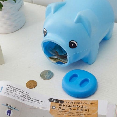 Пластиковая копилка для денег в виде свиньи/поросенка