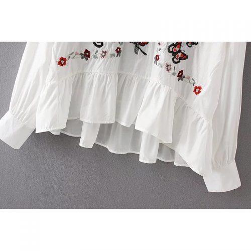 Черная и белая блузка с цветочной вышивкой, длинными рукавами и оборкой по низу (реплика Зара/Zara)