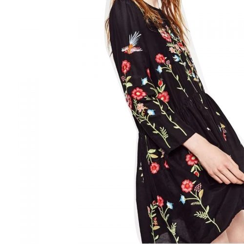 Черное платье выше колена с цветочной вышивкой и длинным рукавом (реплика Зара/Zara)