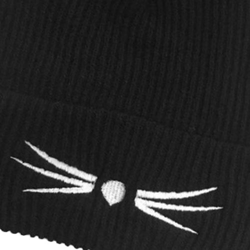 Женская черная шапка с меховыми ушками и усами кошки