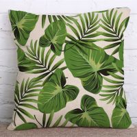 Декоративные льняные зеленые наволочки на подушки 45х45 см с изображением тропических растений