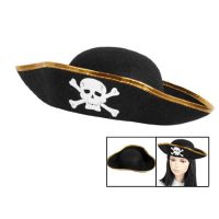 Черная шляпа пирата с черепом