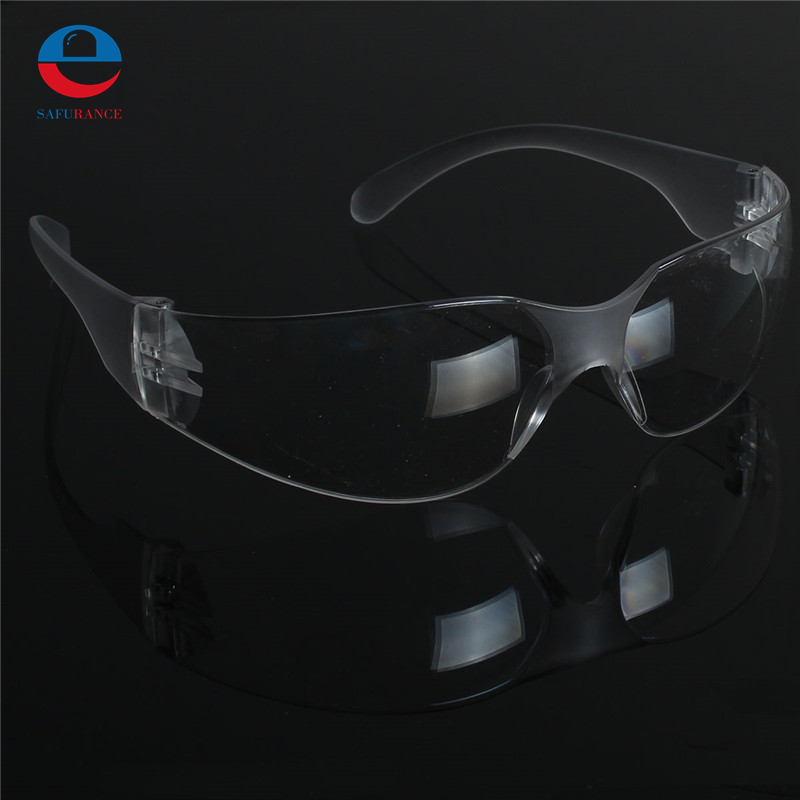 Защитные прозрачные очки
