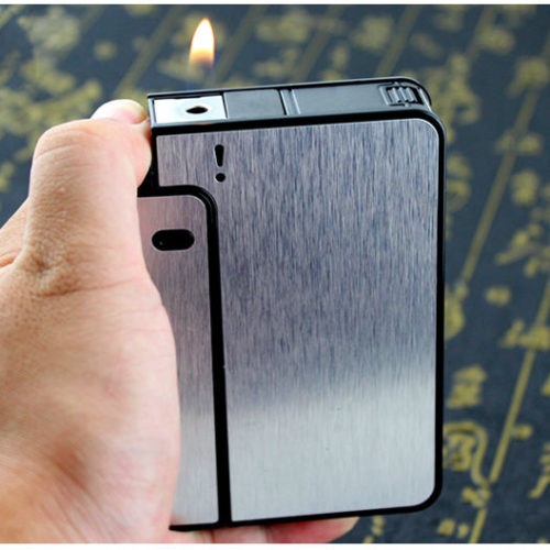 Металлический портсигар с зажигалкой и автоматическим выбросом сигарет