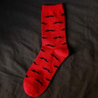 Мужские высокие хлопковые носки разных цветов с усами
