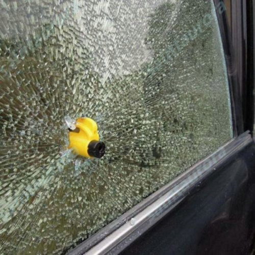 Брелок со стеклобоем для разбивания стекла в автомобиле и ножом для ремней безопасности