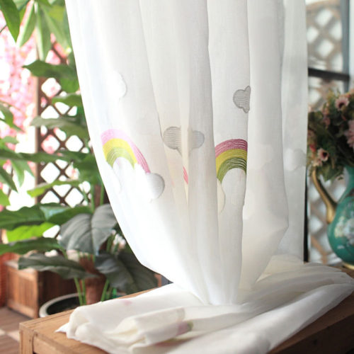 Белые шторы тюль в детскую комнату с вышитой радугой