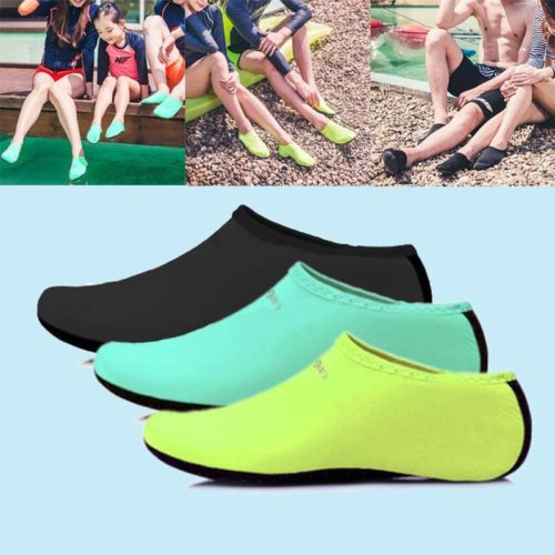 Обувь носки для купания на галечном пляже