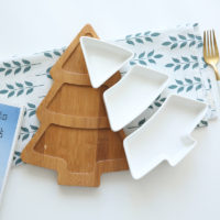 Керамические тарелки-миски на деревянной подставке в виде елки 3 шт.