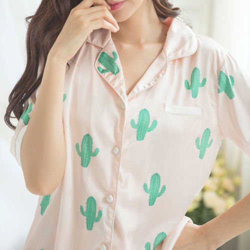 Женская пижама с кактусами (шорты и рубашка с коротким рукавом)