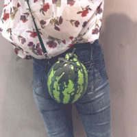 Женская небольшая сумка на плечо в виде арбуза