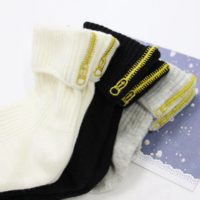 Женские носки с вышивкой молнии сзади