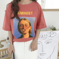 Женская свободная футболка с надписью FEMINIST