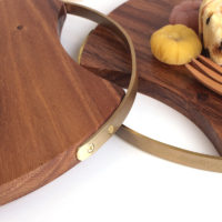 Круглая деревянная разделочная доска для кухни