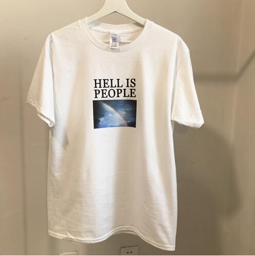 Женская белая или черная футболка с надписью Hell is people
