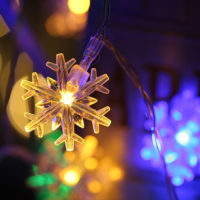 Светодиодная новогодняя гирлянда 5 м с лампочками-снежинками