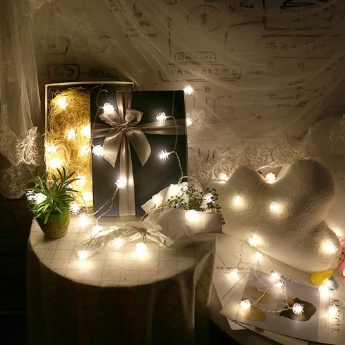 Светодиодная новогодняя гирлянда 3 м с лампочками-шишками