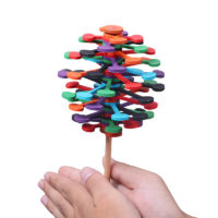 Candywood Кинетическая вращающаяся игрушка из дерева