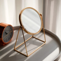 Настольное металлическое круглое или прямоугольное зеркало в скандинавском стиле