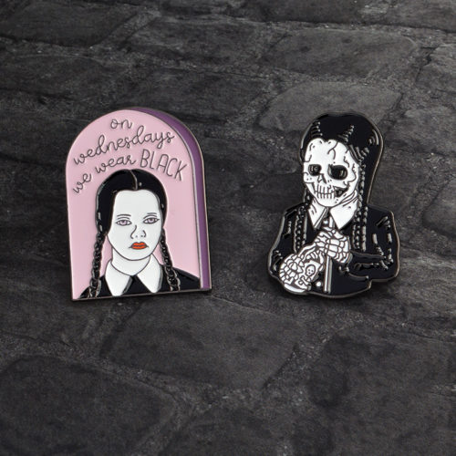 Готические значки броши с Уэнзди Аддамс (Wednesday Addams) из Семейки Аддамс