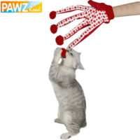 Перчатка-игрушка с длинными пальцами и помпонами для кошки