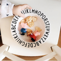 Детские столовые приборы (тарелки, ложки, вилки, чашки) с английским алфавитом и цифрами