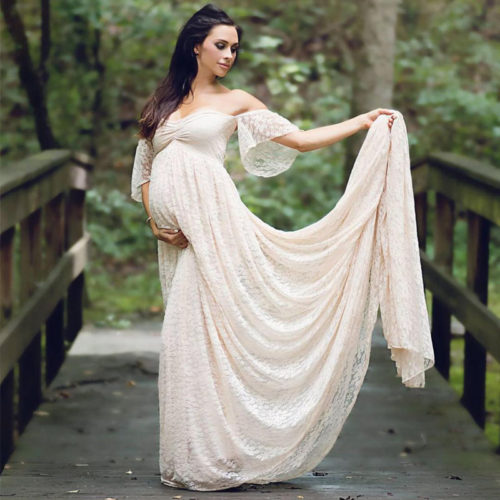 Кружевное длинное платье с шлейфом и открытыми плечами для фотосессии беременных женщин