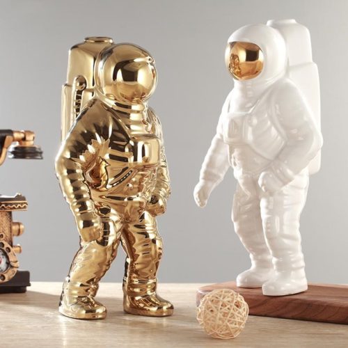Керамическая ваза фигурка в виде астронавта