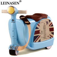 Детский чемодан сумка на колесиках в виде скутера, на котором можно сидеть