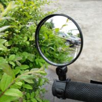 Зеркало заднего вида на руль велосипеда