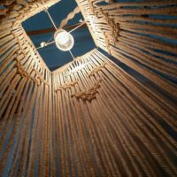 Плетеный абажур из макраме на подвесной светильник
